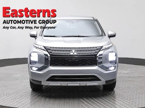 Used 2024 Mitsubishi Outlander SE AWD/4WD image 2