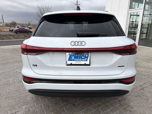 Used 2025 Audi Q6 e-tron Premium w/ Convenience Package image 4