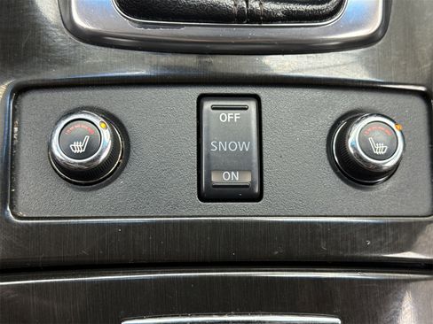 Used 2017 INFINITI QX70 2WD image 30