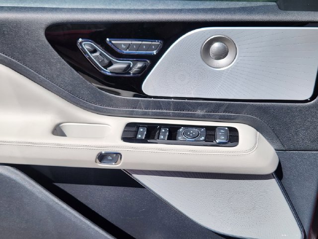New 2026 Lincoln Aviator Reserve w/ Luxury Package AWD/4WD image 9