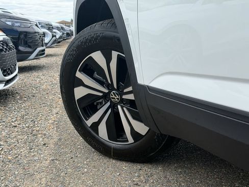 New 2026 Volkswagen Atlas SE FWD image 10