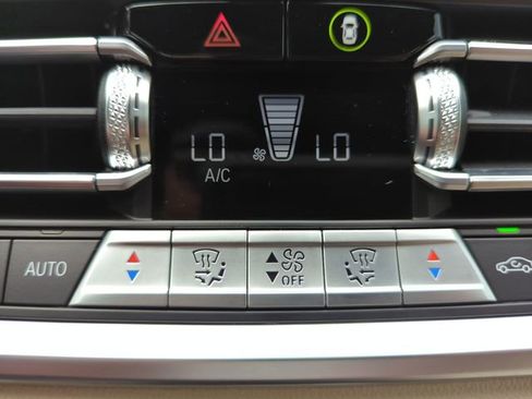 Certified 2022 BMW 330i xDrive Sedan w/ Convenience Package image 26