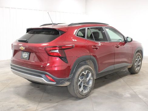 Used 2025 Chevrolet Trax LT image 9