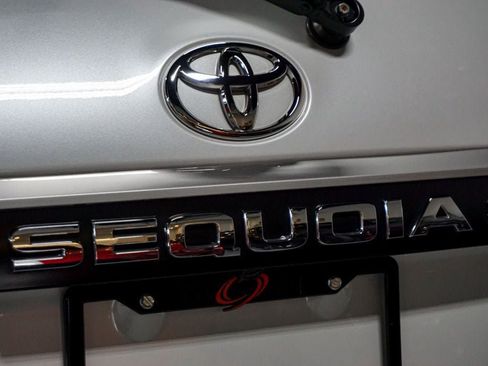 Used 2022 Toyota Sequoia Platinum AWD/4WD image 63