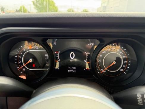 Used 2024 Jeep Wrangler Unlimited Sahara w/ Technology Group AWD/4WD image 23