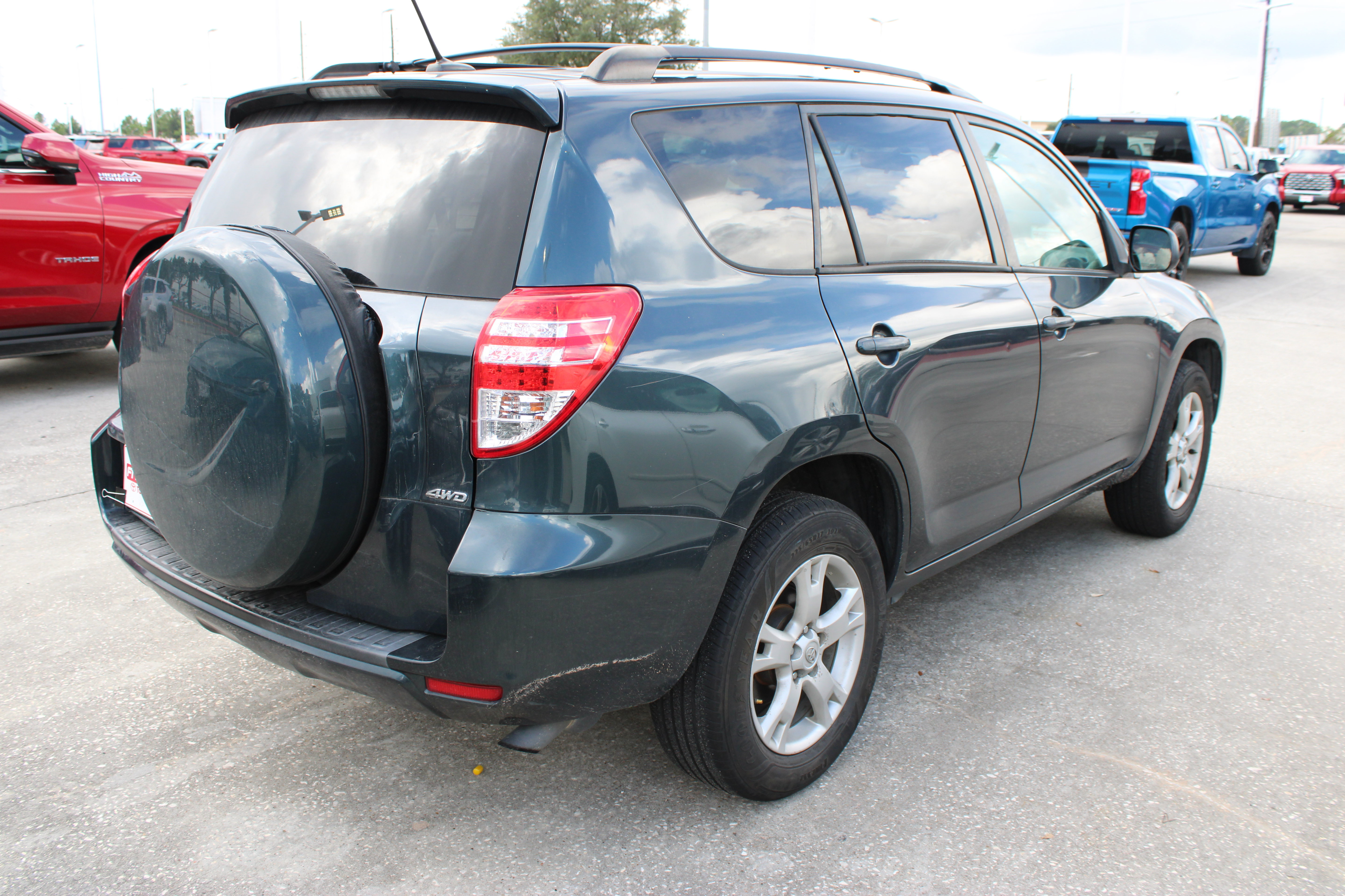 Used 2011 Toyota RAV4 4WD w/ Upgrade Value Pkg image 9