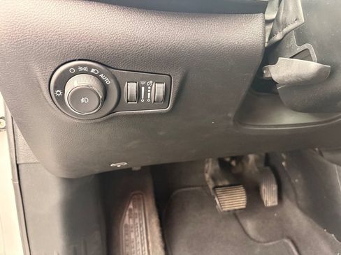 Used 2024 Jeep Compass Latitude AWD/4WD image 13
