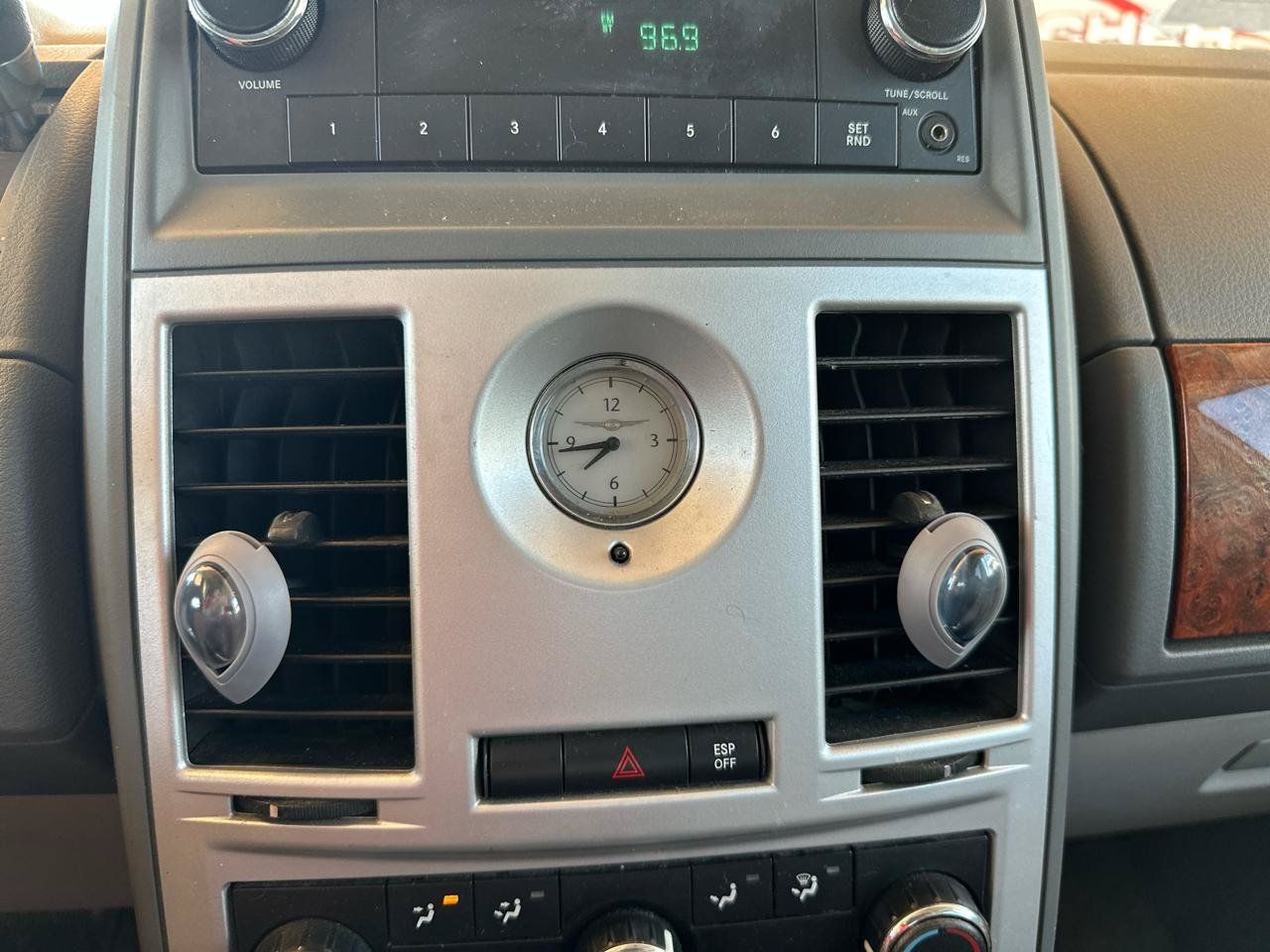 Used 2009 Chrysler Town & Country LX w/ PWR Convenience Group FWD image 52