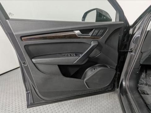 Used 2019 Audi Q5 2.0T Premium w/ Convenience Package image 13
