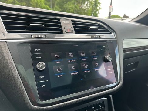 Certified 2022 Volkswagen Tiguan SEL R-Line AWD/4WD image 14