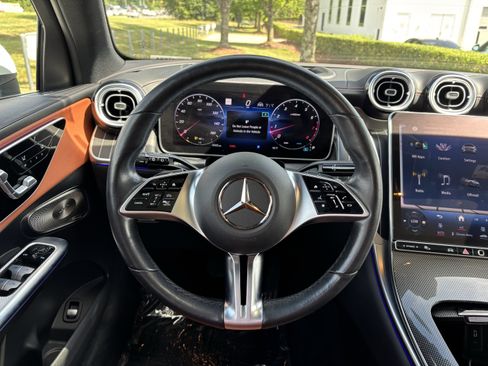 Used 2023 Mercedes-Benz GLC 300 4MATIC w/ Pinnacle Trim Package image 18