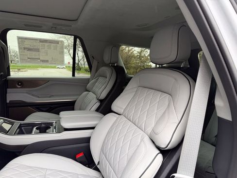 New 2026 Lincoln Navigator Black Label image 17