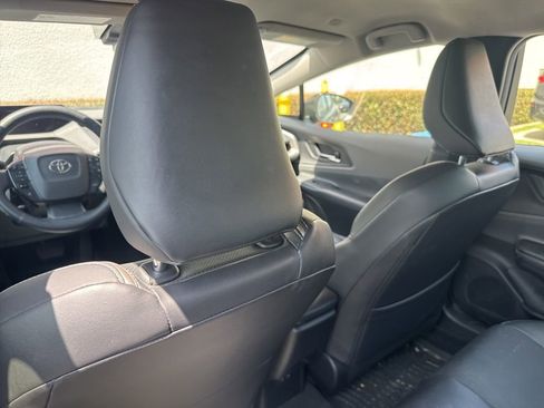 Used 2023 Toyota Prius XLE FWD image 6