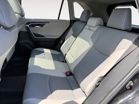 Used 2020 Toyota RAV4 Limited AWD/4WD image 14