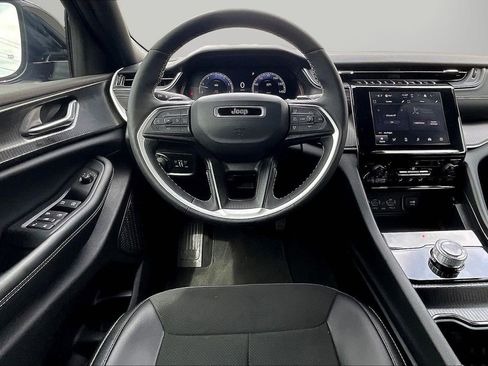 Certified 2025 Jeep Grand Cherokee L Altitude AWD/4WD image 12