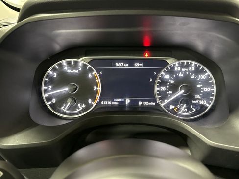 Used 2024 Nissan Rogue S image 12