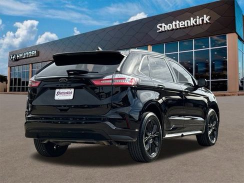 Used 2024 Ford Edge SE w/ Black Appearance Package image 7