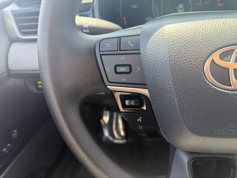 Certified 2025 Toyota Camry LE image 21