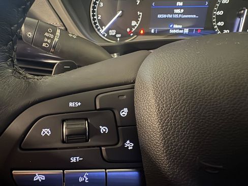 Used 2023 Cadillac XT4 Luxury w/ Cold Weather Package AWD/4WD image 28