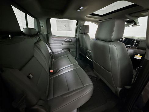 New 2025 GMC Sierra 1500 SLT w/ SLT Convenience Package image 22