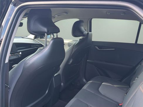 Used 2025 Kia Niro LX FWD image 24