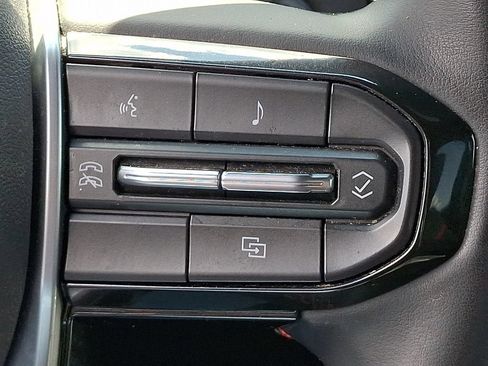 Used 2023 Chevrolet Colorado Z71 w/ Z71 Convenience Package 2 AWD/4WD image 22
