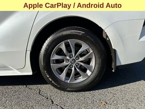 Used 2025 Toyota Sienna XLE image 8