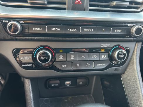 Used 2022 Kia Niro LXS image 30