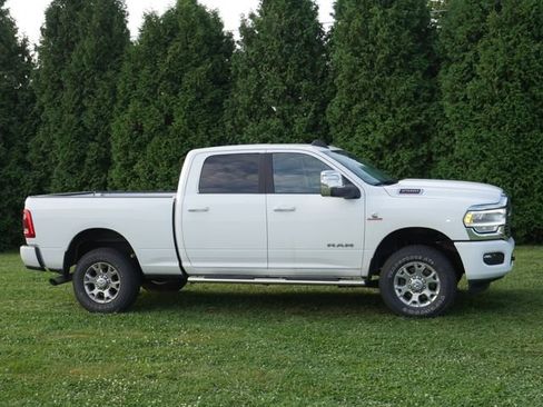Used 2024 RAM 2500 Laramie AWD/4WD image 2