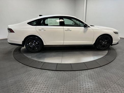 Used 2025 Honda Accord SE image 15