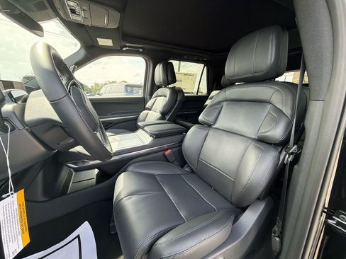 New 2026 Lincoln Navigator Reserve AWD/4WD image 11
