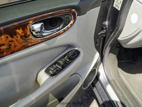 Used 2006 Jaguar XJ8 RWD image 28
