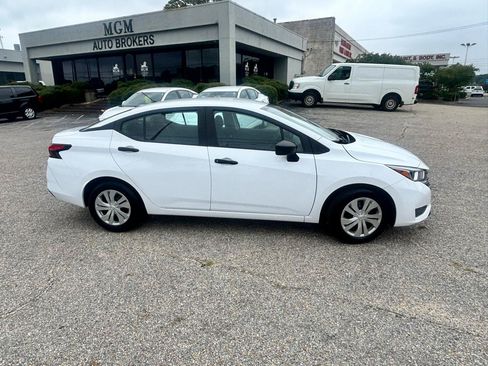 Used 2023 Nissan Versa S FWD image 30