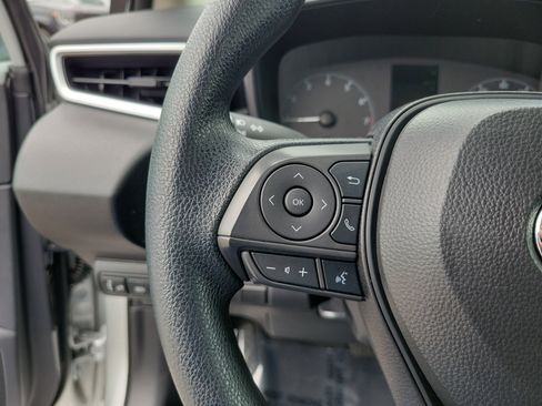 Used 2025 Toyota Corolla LE FWD image 19