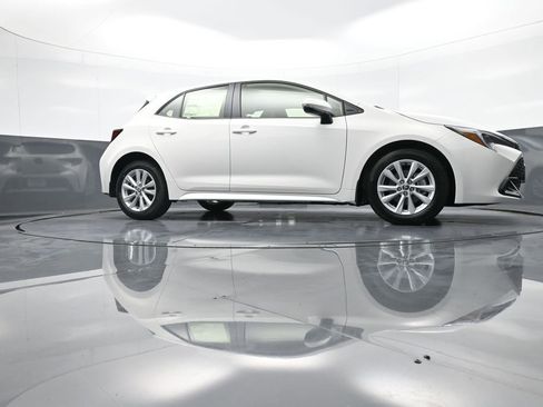 New 2025 Toyota Corolla SE image 28