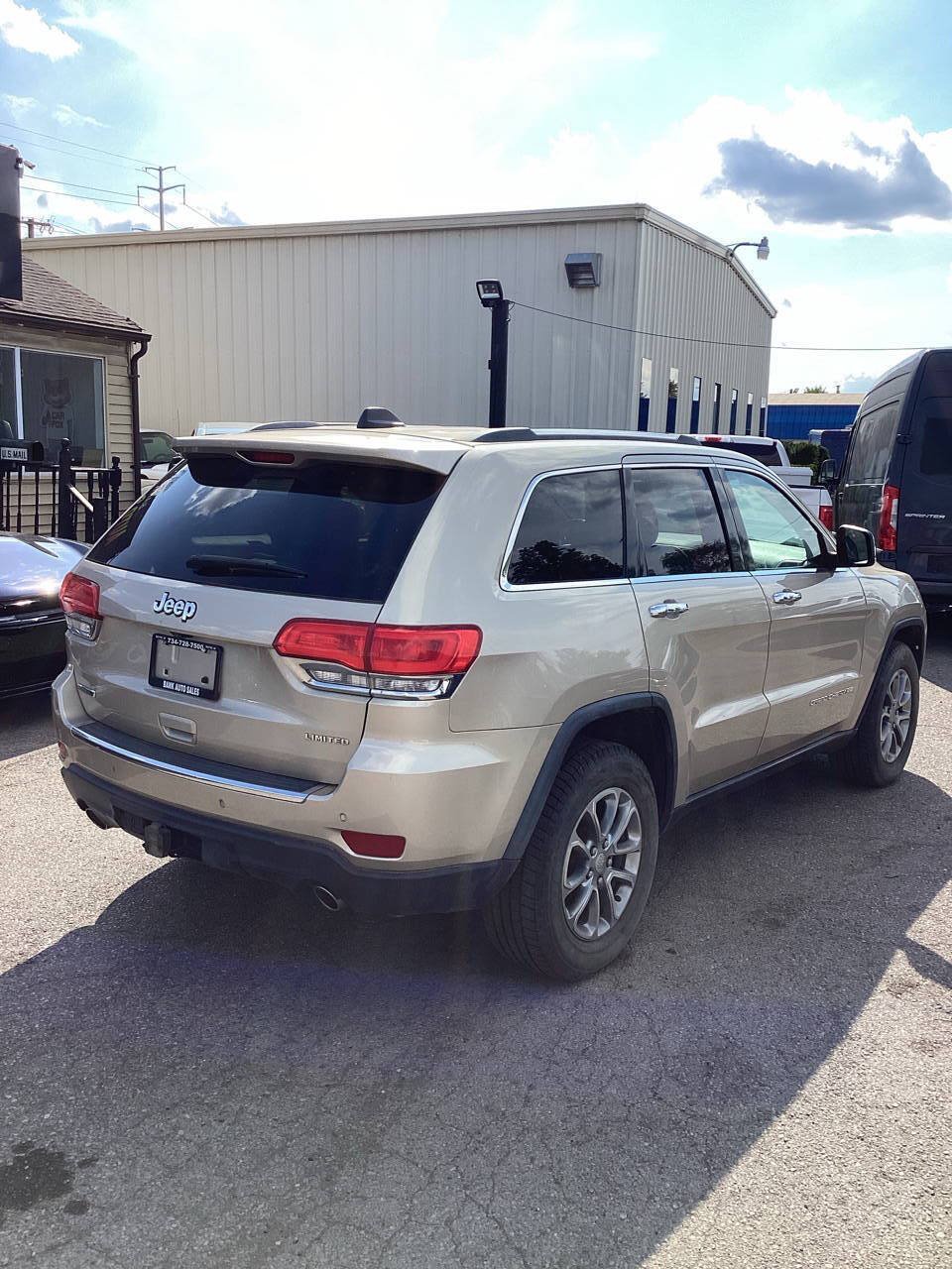 Used 2014 Jeep Grand Cherokee Limited w/ Trailer Tow Group IV RWD image 2