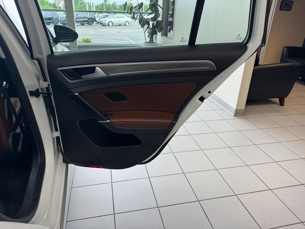 Used 2017 Volkswagen Golf Alltrack SE AWD/4WD image 47