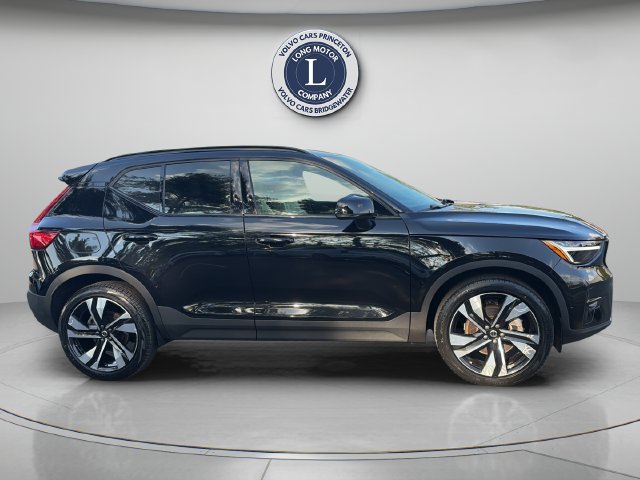 Certified 2024 Volvo XC40 B5 Plus w/ Protection Package Premier AWD/4WD image 9
