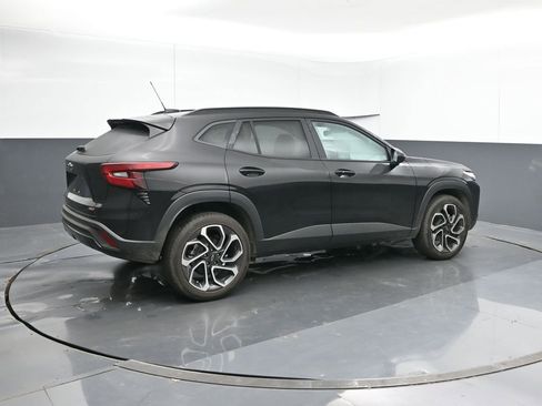 Certified 2026 Chevrolet Trax RS w/ Driver Confidence Package image 5