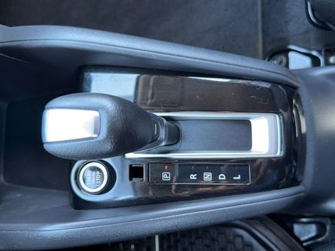 Used 2020 Nissan Versa SV image 29