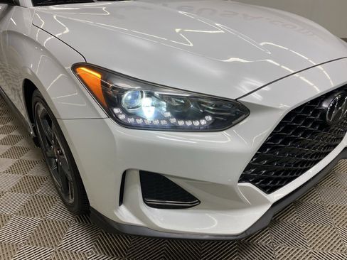 Used 2019 Hyundai Veloster Turbo image 3