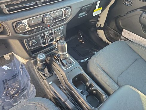 New 2026 Jeep Gladiator Sport AWD/4WD image 25
