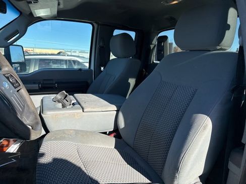 Used 2015 Ford F250 XLT w/ Camper Package image 8