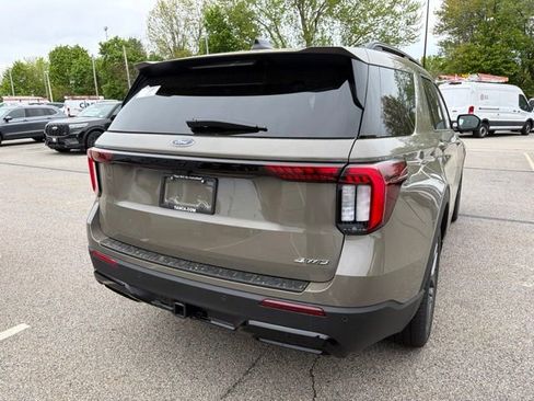 New 2026 Ford Explorer ST-Line w/ ST-Line Street Pack AWD/4WD image 4