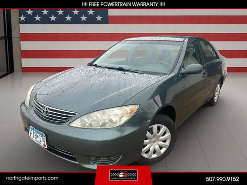 Used 2005 Toyota Camry XLE image 9