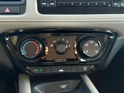 Used 2019 Honda HR-V LX image 38