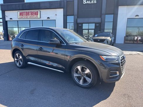Used 2023 Audi Q5 Prestige w/ Prestige Package image 2