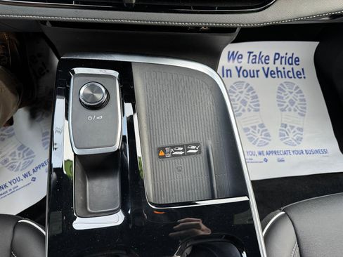 Used 2025 Buick Enclave Preferred image 40