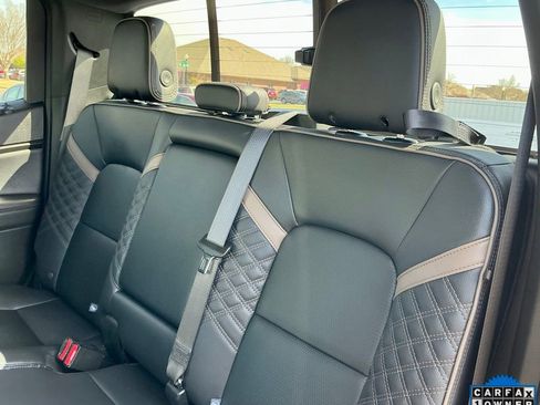 Used 2023 GMC Canyon Denali image 30