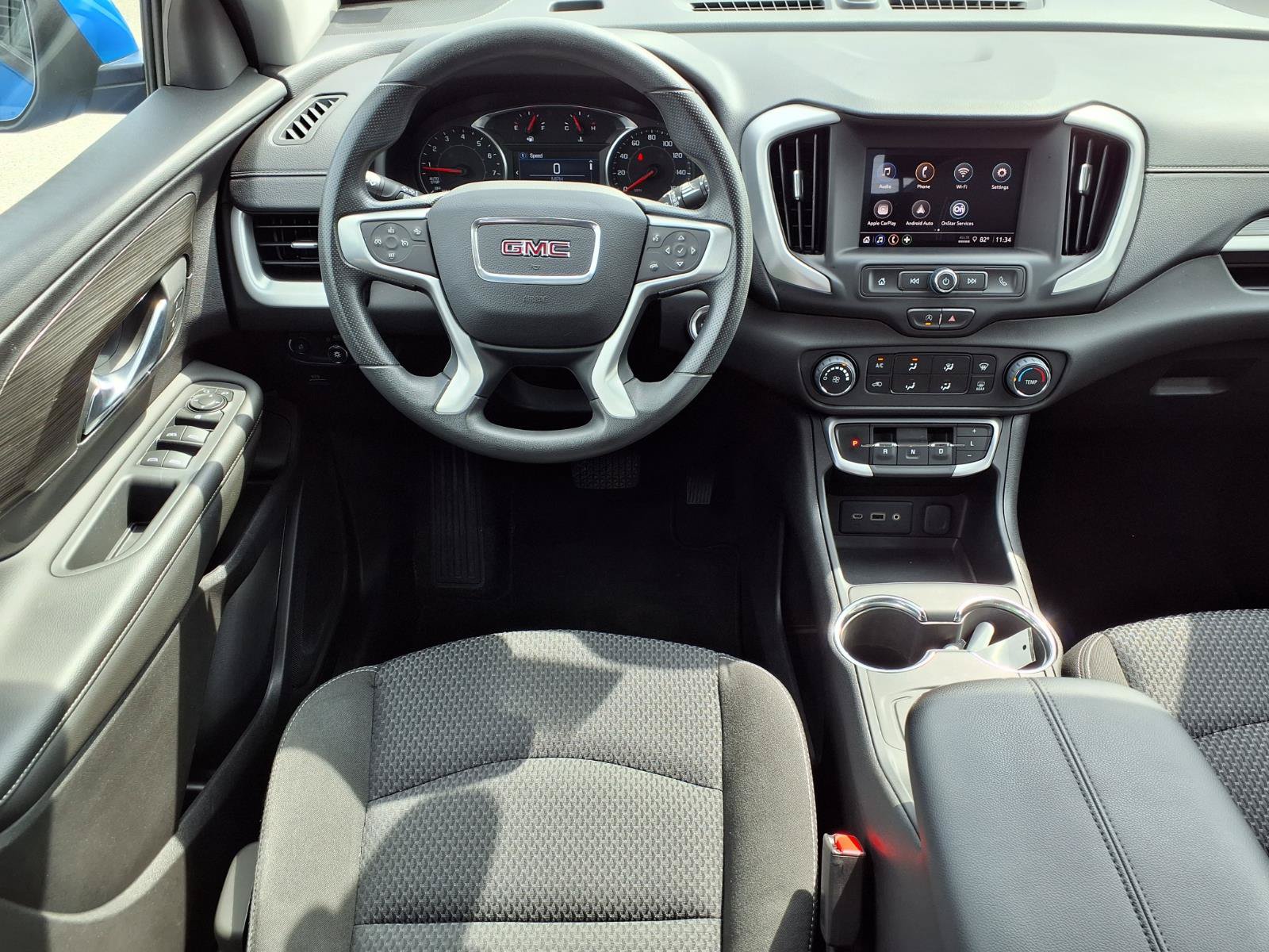 Used 2024 GMC Terrain SLE FWD image 2